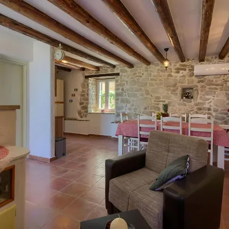 Zita Comfortable Holiday Vila