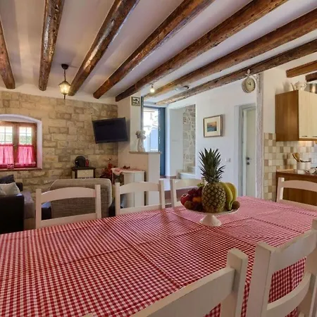 Zita Comfortable Holiday Villa Poreč